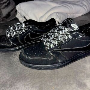 Travis Scott x Jordan 1 Low “Phantoms”